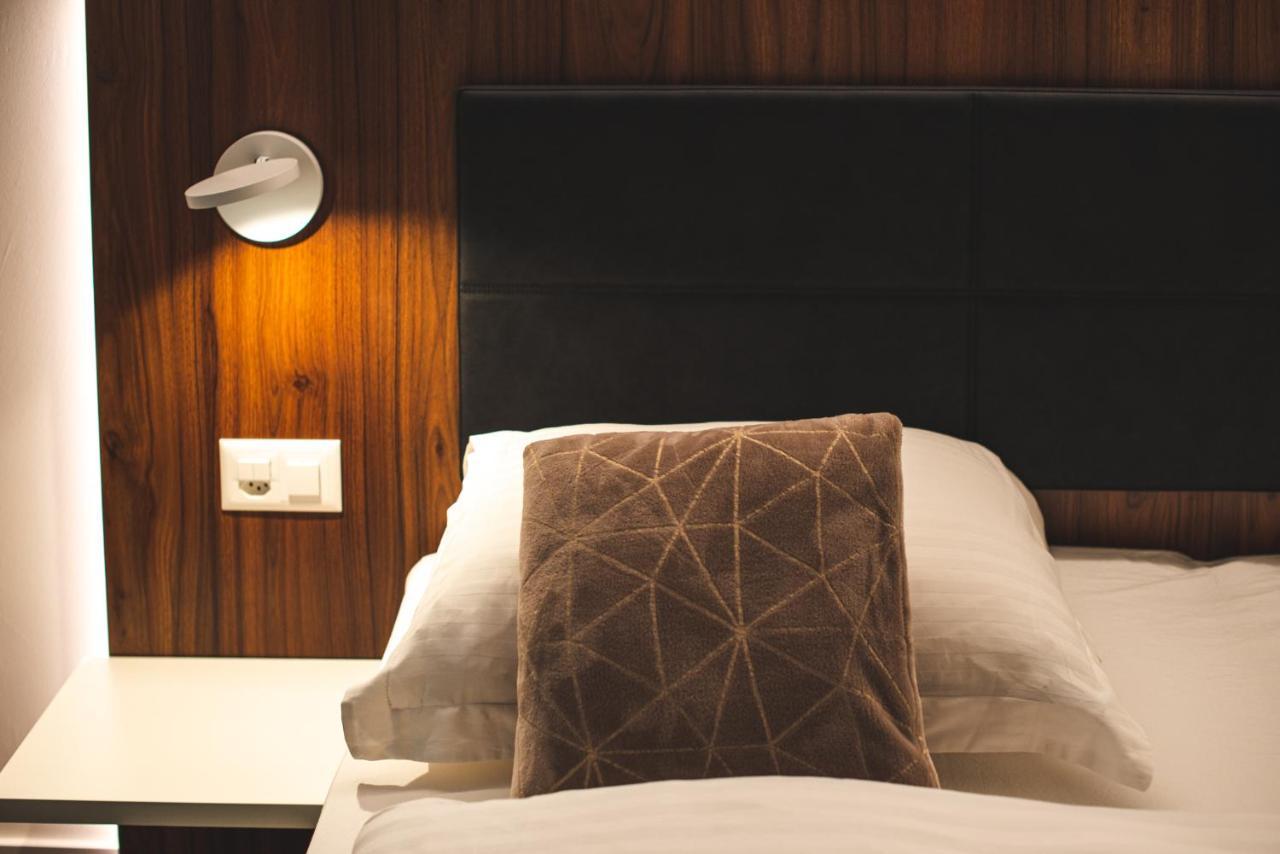 Central & Elegant Apartments,Partially With Fireplace, By Zermatt Rental Bagian luar foto