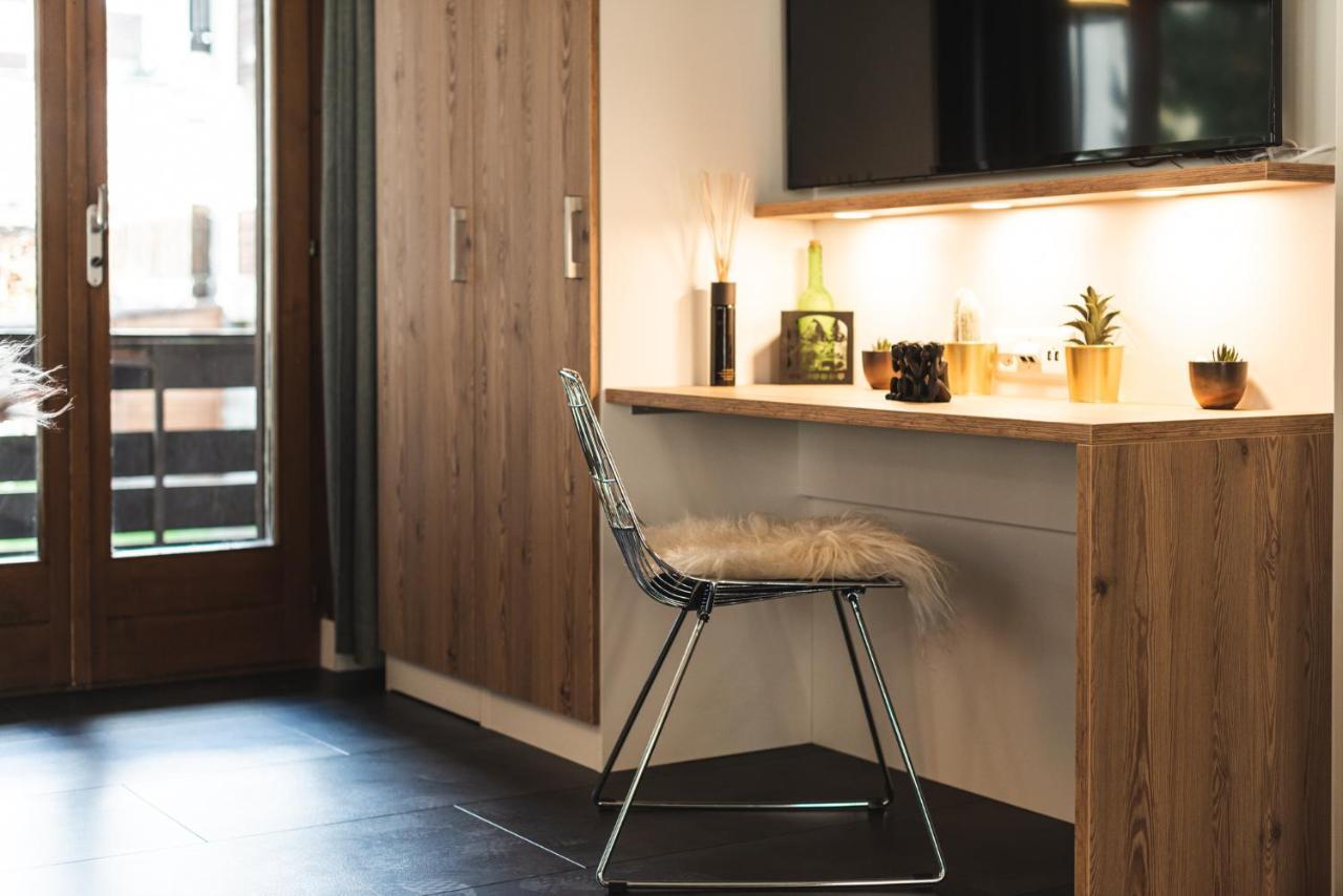 Central & Elegant Apartments,Partially With Fireplace, By Zermatt Rental Bagian luar foto