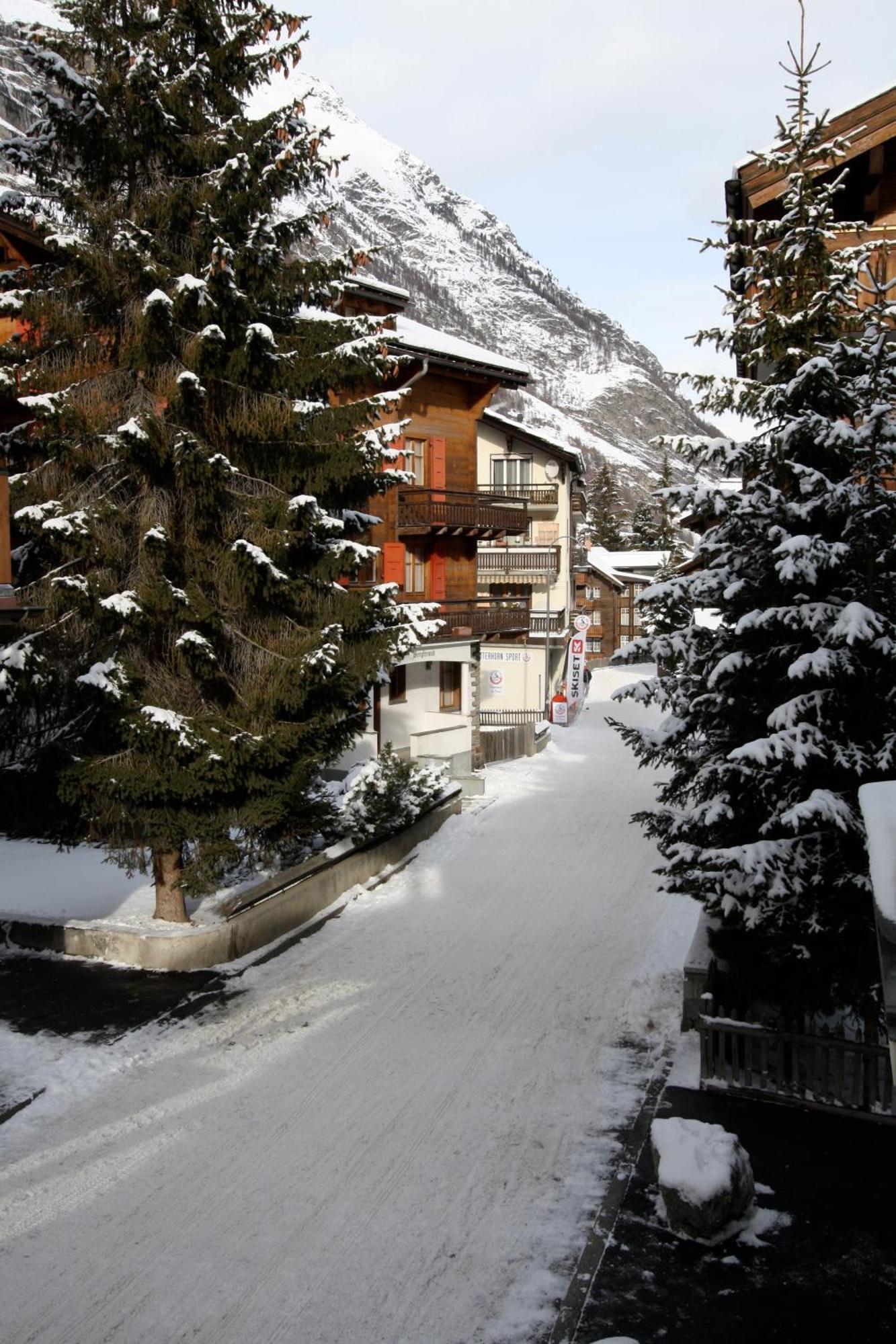 Central & Elegant Apartments,Partially With Fireplace, By Zermatt Rental Bagian luar foto